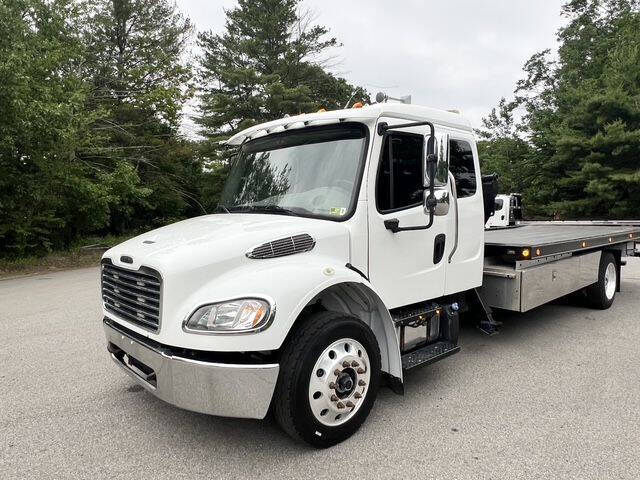 2017 Freightliner M2 106