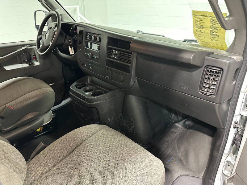 2017 GMC Savana 2500