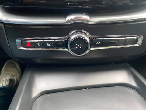 2018 Volvo XC60 T5 Momentum