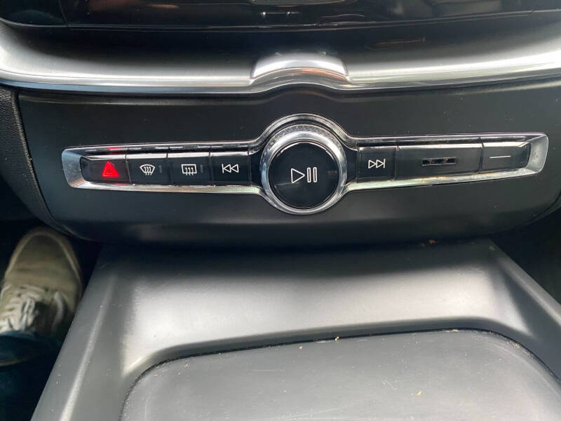 2018 Volvo XC60 T5 Momentum