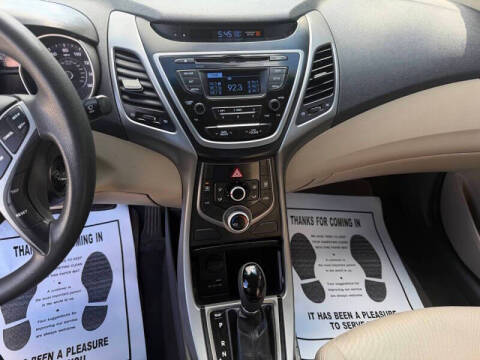 2016 Hyundai Elantra SE