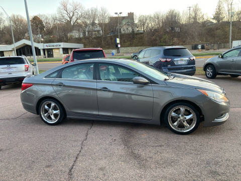 2011 Hyundai Sonata for sale at Gordon Auto Sales LLC in Sioux City IA