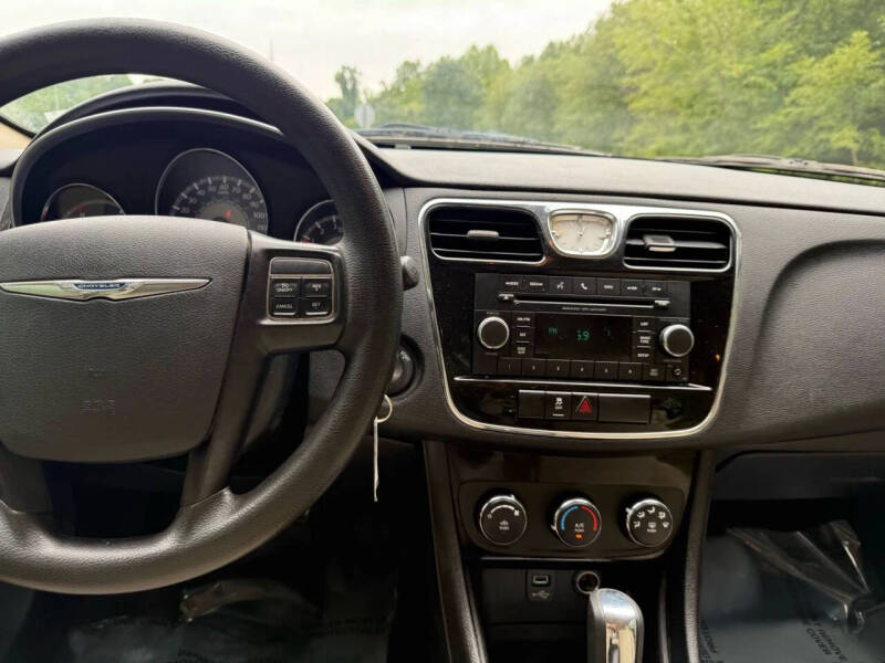 2012 Chrysler 200 LX