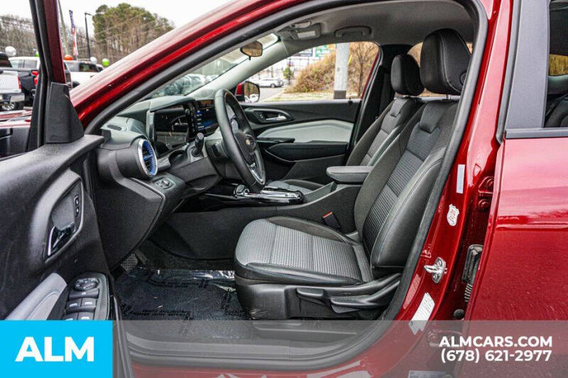 2025 Chevrolet Trax LT