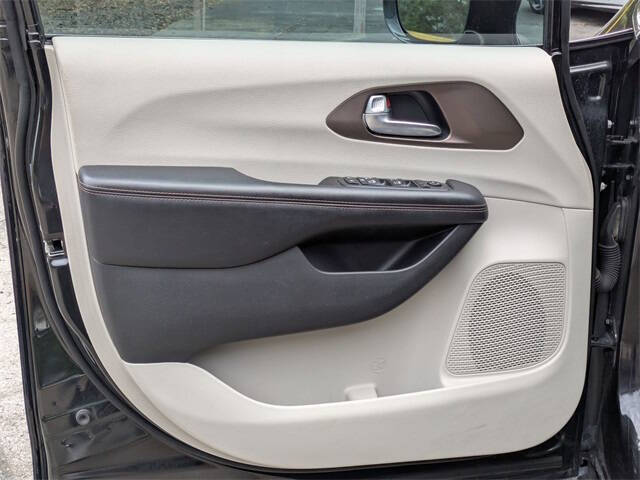 2019 Chrysler Pacifica Touring L Plus