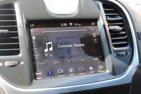 2018 Chrysler 300 Touring