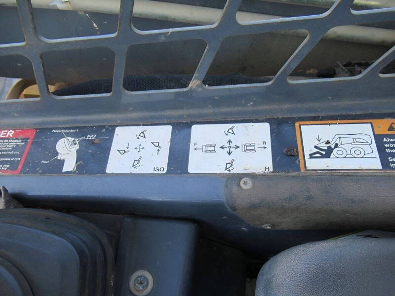 2010 John Deere 323D