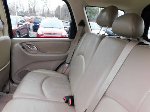 2005 Mazda Tribute s