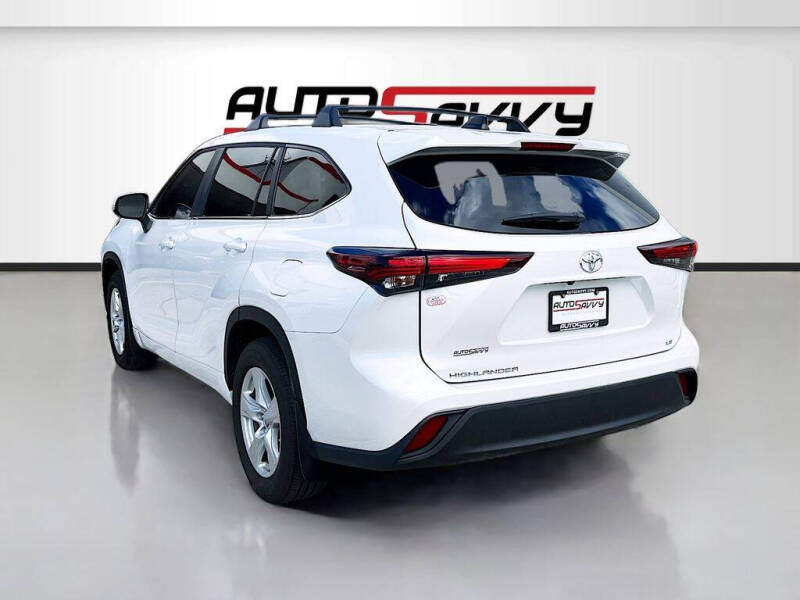 2024 Toyota Highlander LE