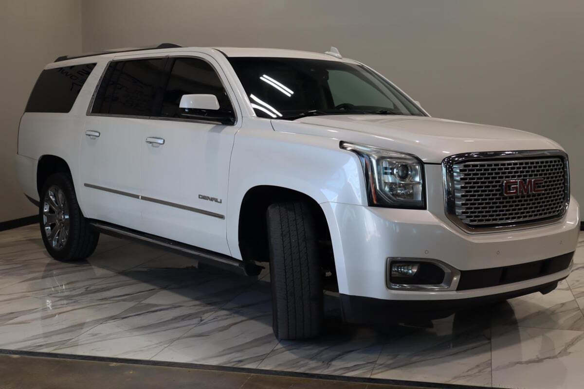 2016 GMC Yukon XL for sale at IMD MOTORS, INC in Dallas, TX