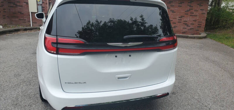 2022 Chrysler Pacifica Touring L