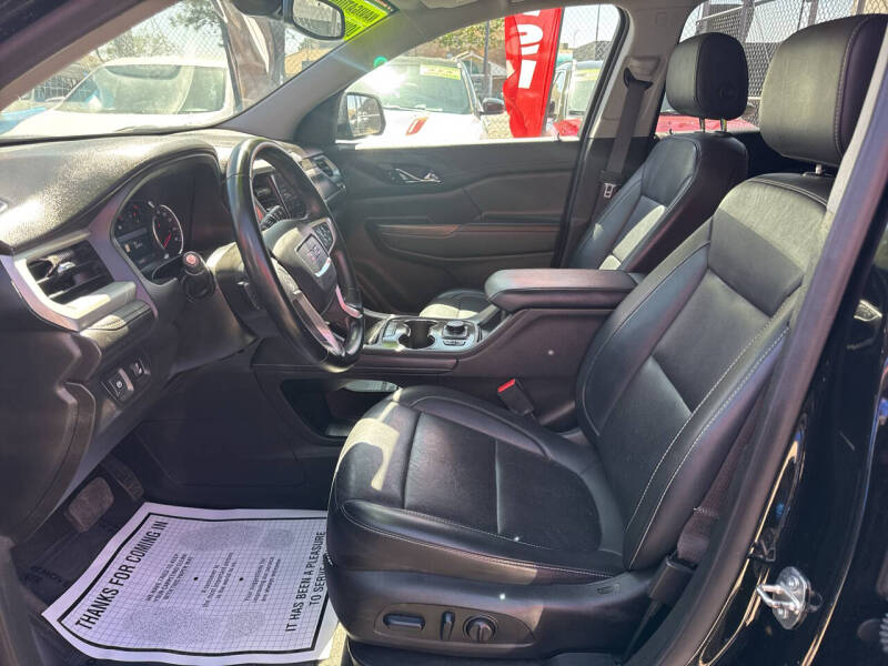 2023 GMC Acadia SLT