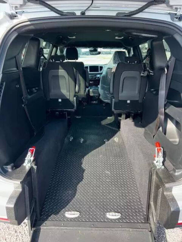 2024 Chrysler Pacifica Touring