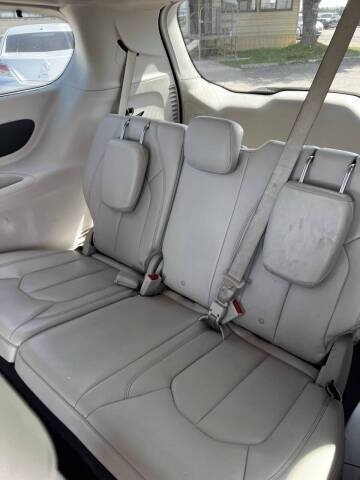 2017 Chrysler Pacifica Touring Plus