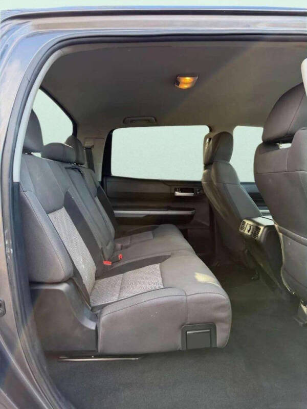 2017 Toyota Tundra SR5