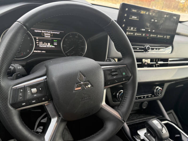 2025 Mitsubishi Outlander SE