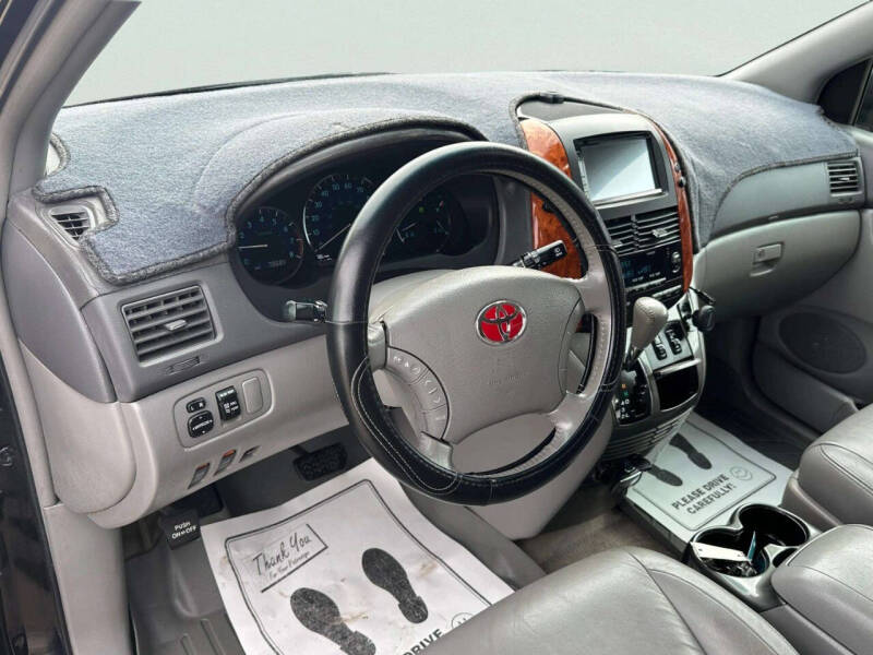 2010 Toyota Sienna XLE