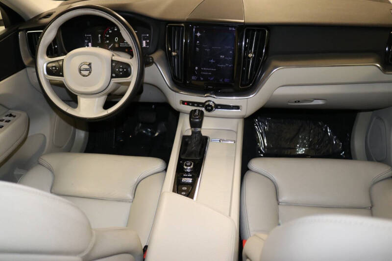 2019 Volvo XC60 T5 Momentum