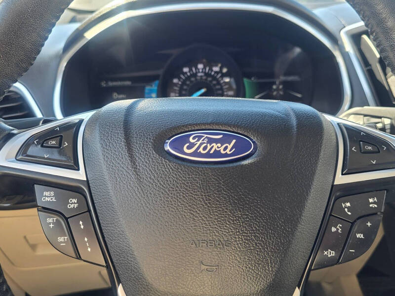 2017 Ford Edge Titanium