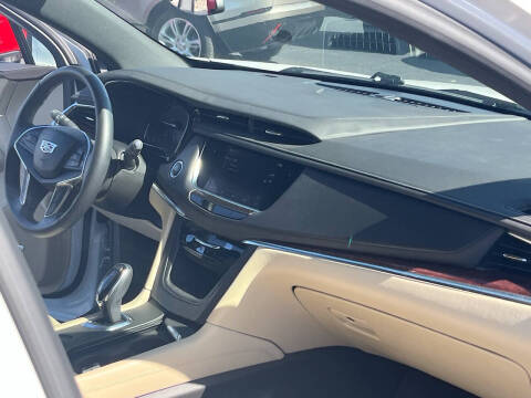 2017 Cadillac XT5 Luxury