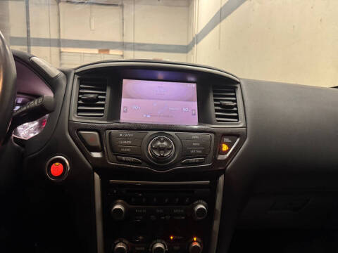 2019 Nissan Pathfinder SV