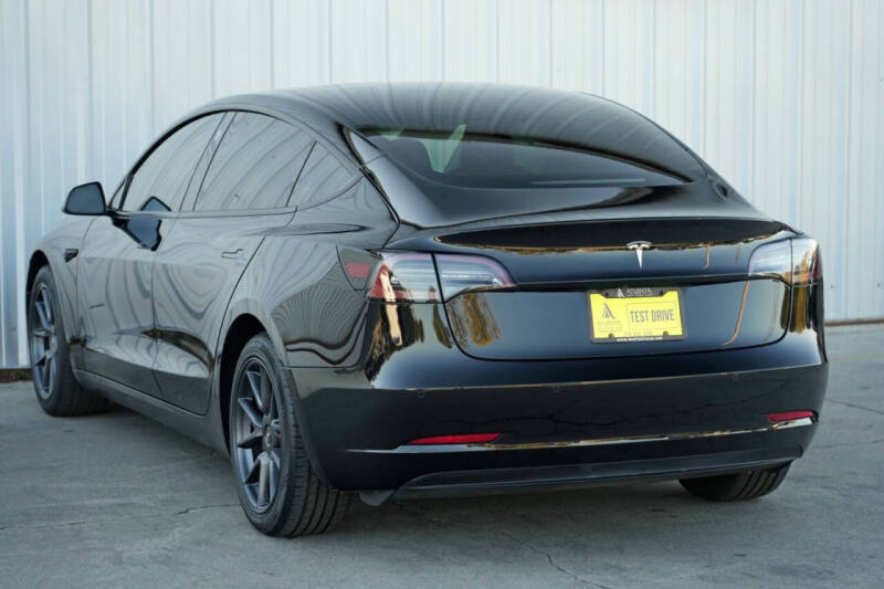 2021 Tesla Model 3 Standard Range Plus