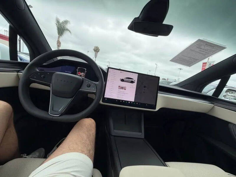 2026 Tesla Model X Plaid