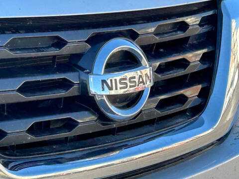 2017 Nissan Pathfinder SV