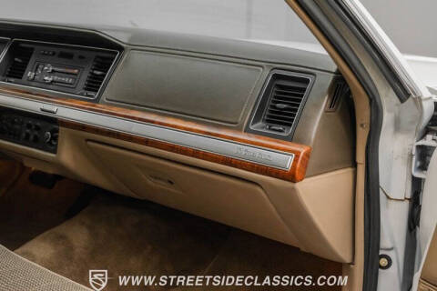 1990 Ford LTD Crown Victoria