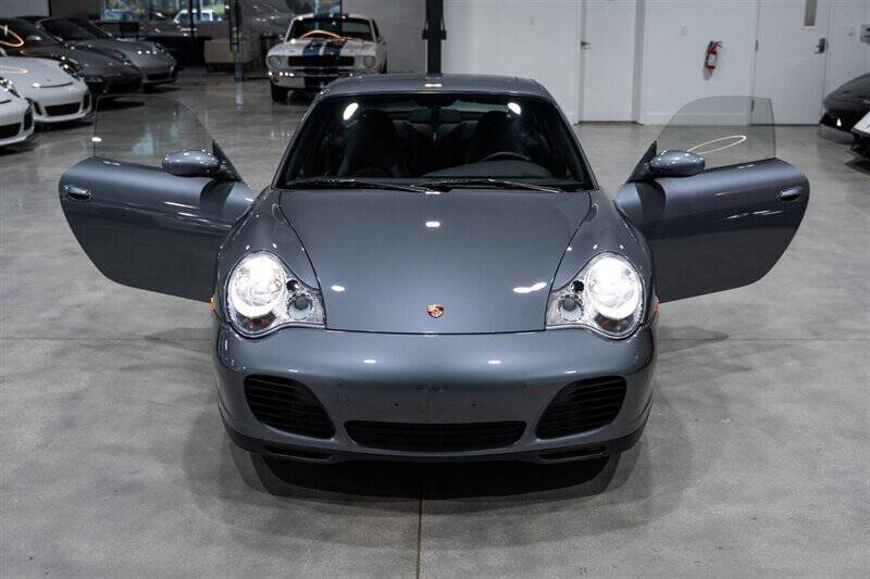 2004 Porsche 911 Carrera 4S