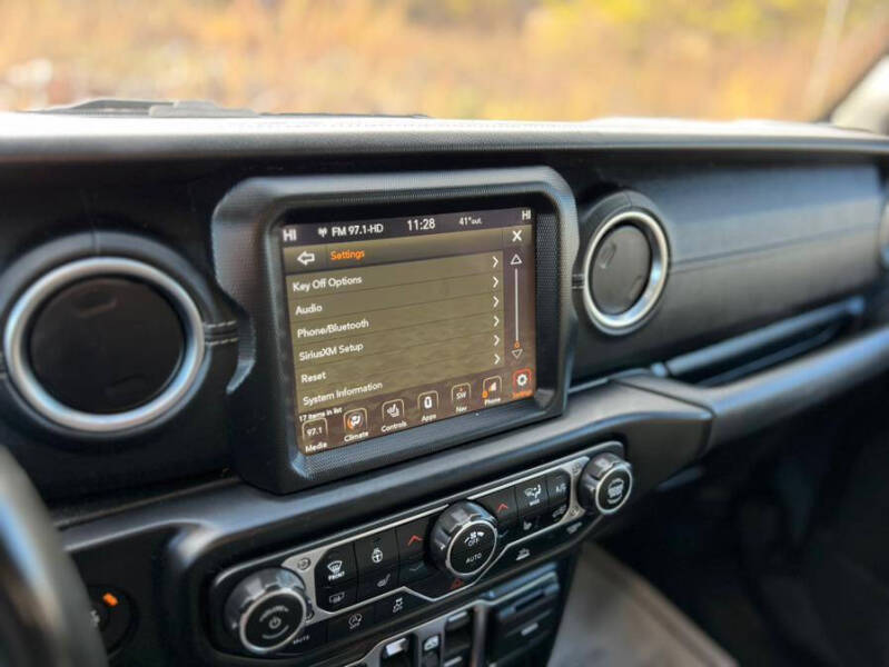 2022 Jeep Gladiator Overland