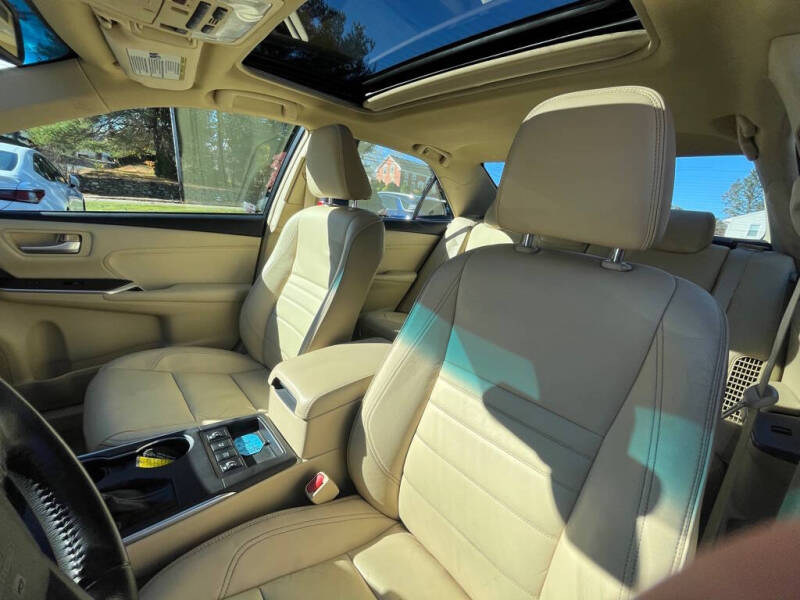 2015 Toyota Camry Hybrid