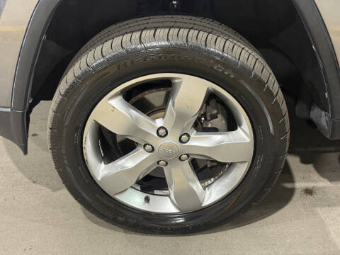 2013 Jeep Grand Cherokee Overland Summit