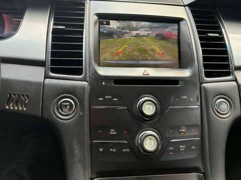 2015 Ford Taurus SEL