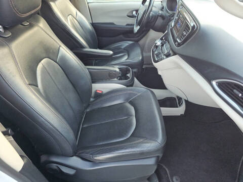 2020 Chrysler Pacifica Touring L