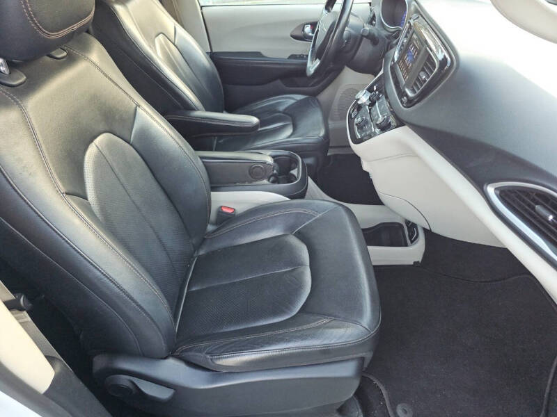 2020 Chrysler Pacifica Touring L