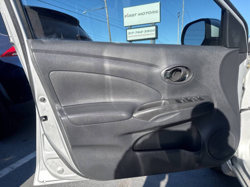 2012 Nissan Versa 1.6 SV