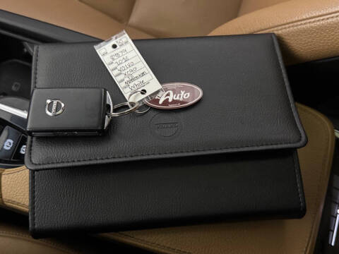 2016 Volvo XC90 T6 Momentum