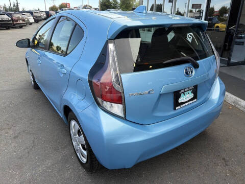 2015 Toyota Prius c Two