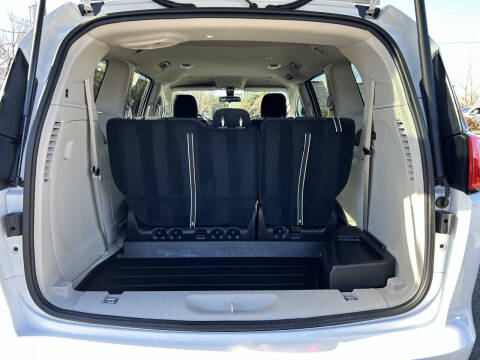 2022 Chrysler Voyager LX