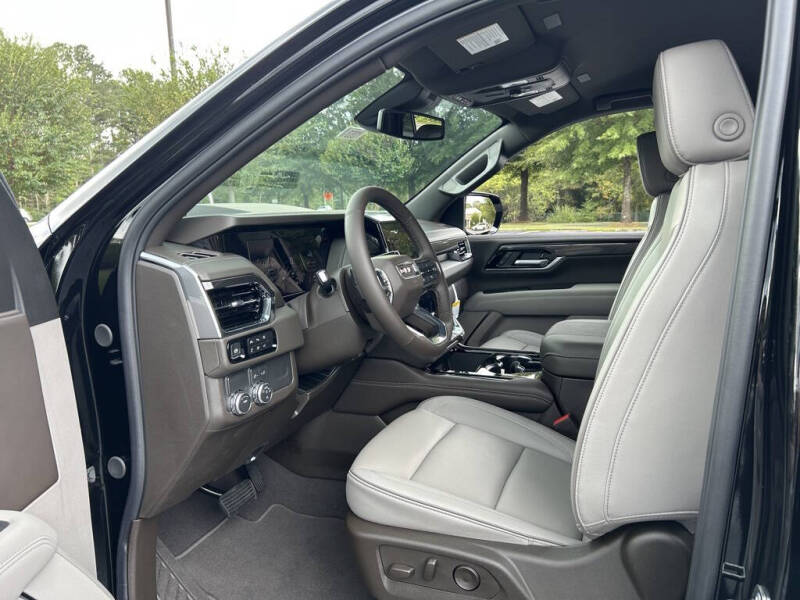 2025 GMC Yukon Elevation