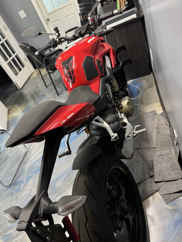 2022 Ducati Street fighter  V4S