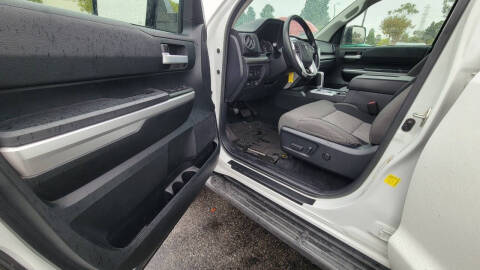 2017 Toyota Tundra SR5