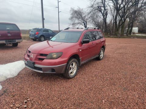 2004 Mitsubishi Outlander for sale at B&M Auto Sales and Service LLP in Marion SD