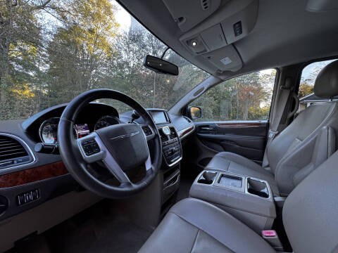 2013 Chrysler Town and Country Touring