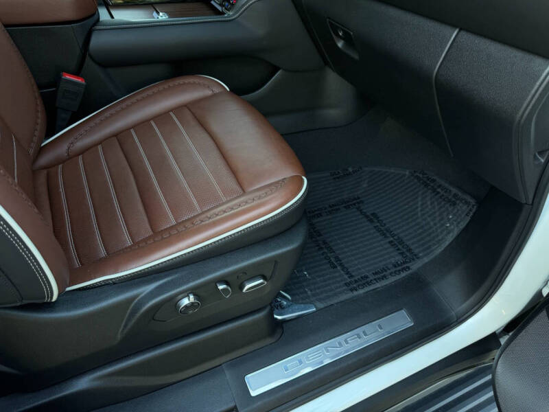 2024 GMC Yukon Denali Ultimate