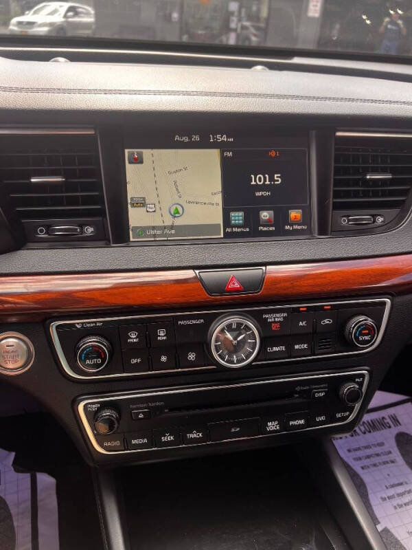 2017 Kia Cadenza Technology