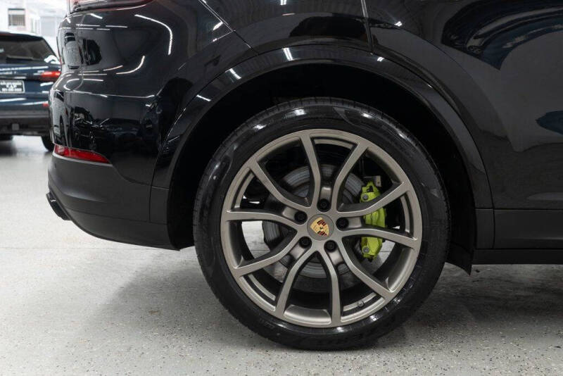 2023 Porsche Cayenne E-Hybrid Coupe Platinum Edition