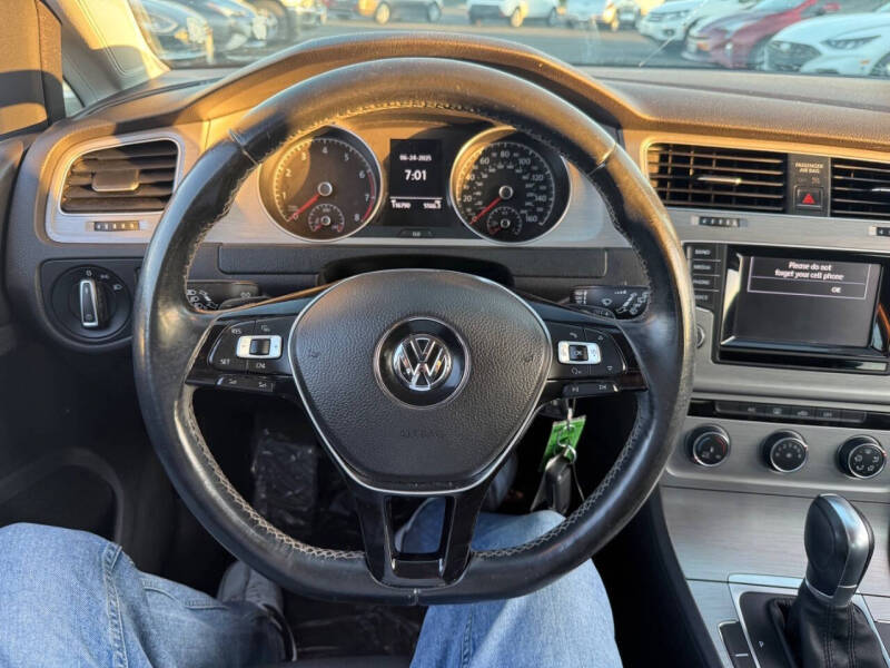 2015 Volkswagen Golf TSI SE