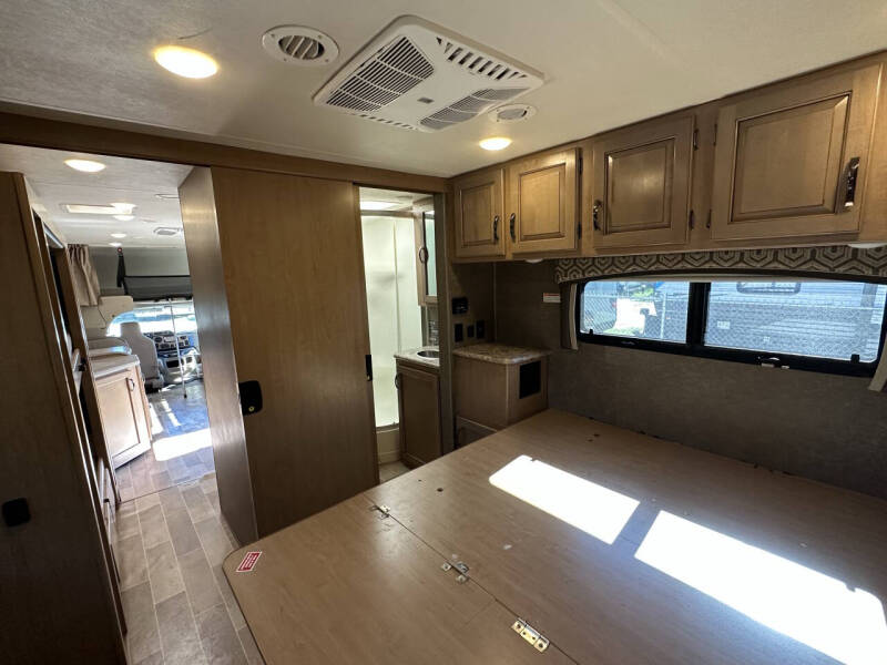 2020 Thor Motor Coach Chateau